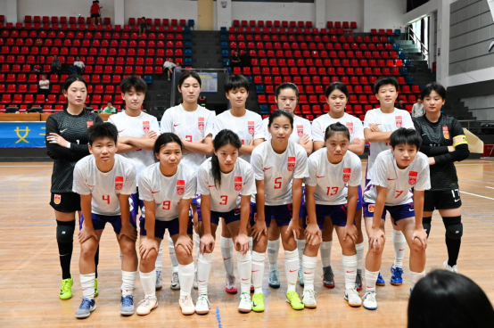 两名女足小, max, 此后 两名女足小, max, 此后